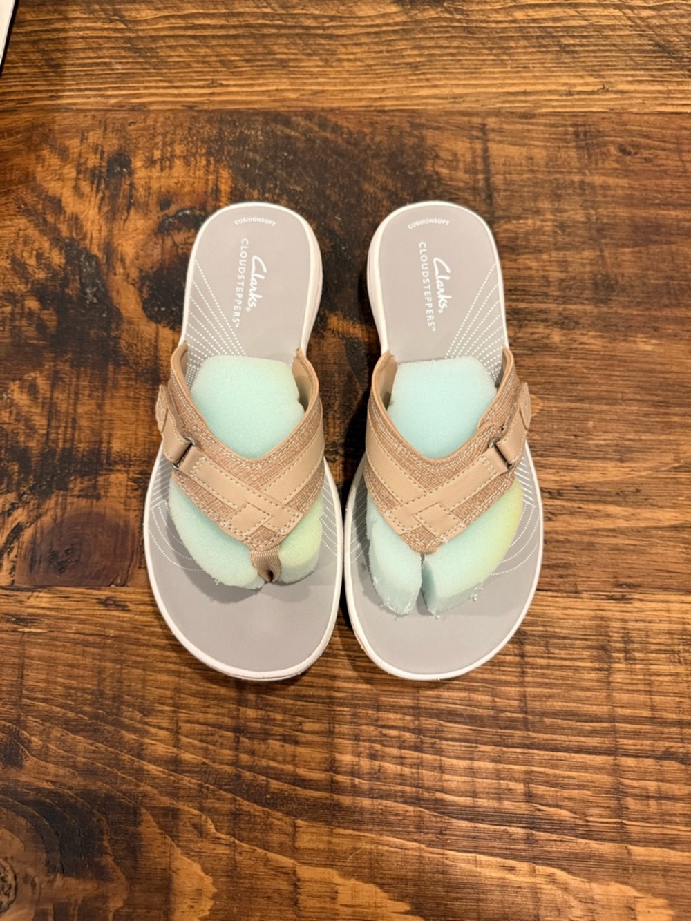 Clarks Women's Tan Cloudsteppers Slide Sandals - Picture 2 of 5